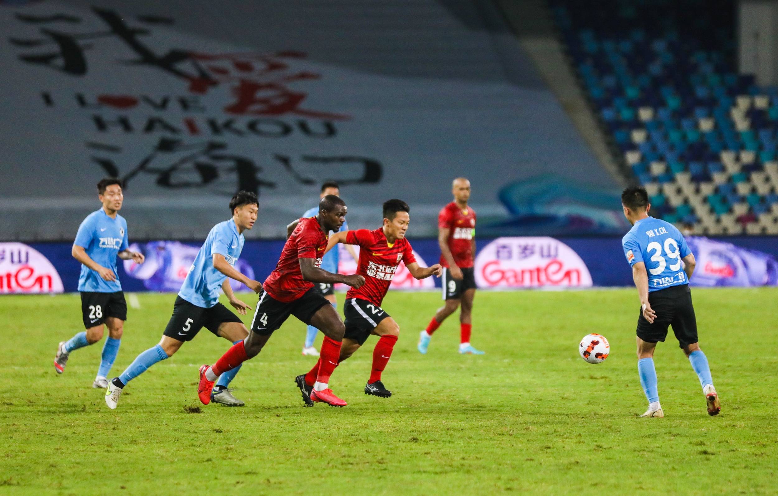 周琦31分曾凡博28+10首钢大胜福建 广东胜广州